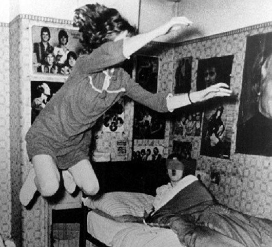 Hiện tượng ma quỷ quấy nhiễu v&agrave; những l&yacute; giải khoa học